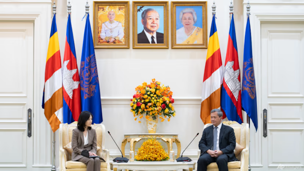 كمبوديا ترحّل 59 كورياً جنوبياً تورّطوا في شبكات الاحتيال&nbsp;الإلكتروني