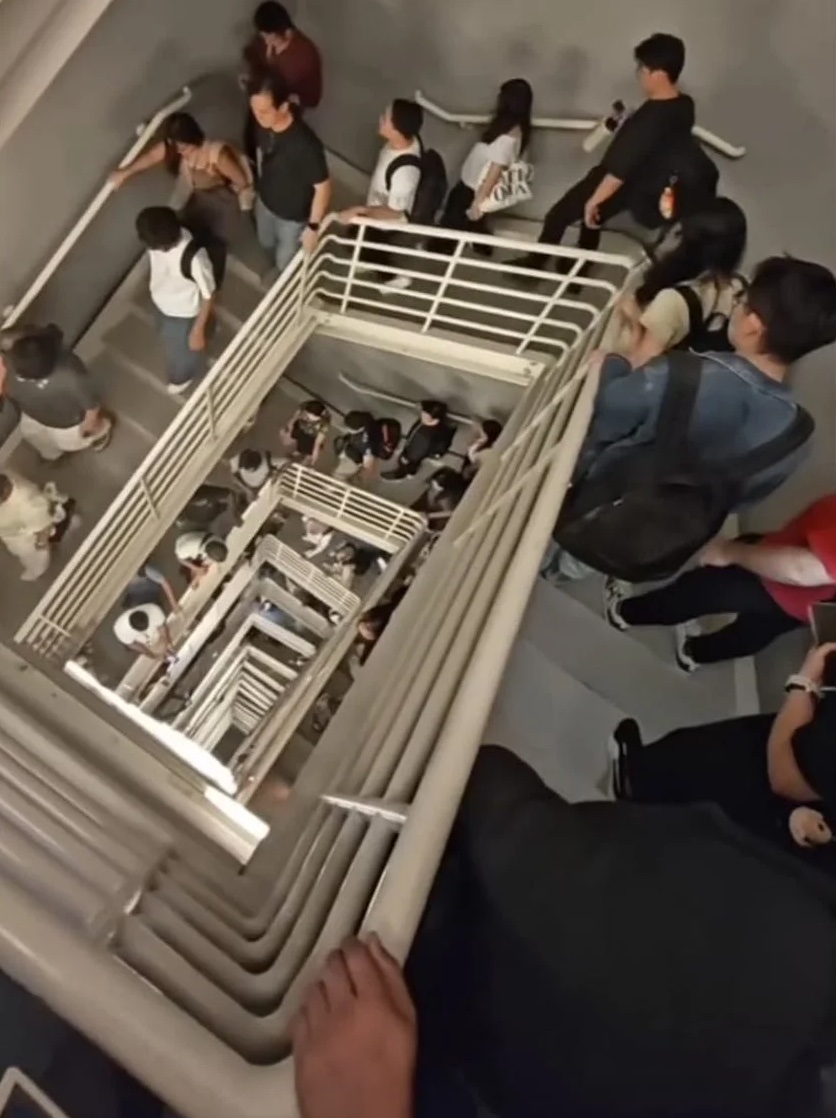 ماليزيا تغرق في ظلام مفاجئ وموظفو ناطحة سحاب يفرّون عبر&nbsp;السلالم