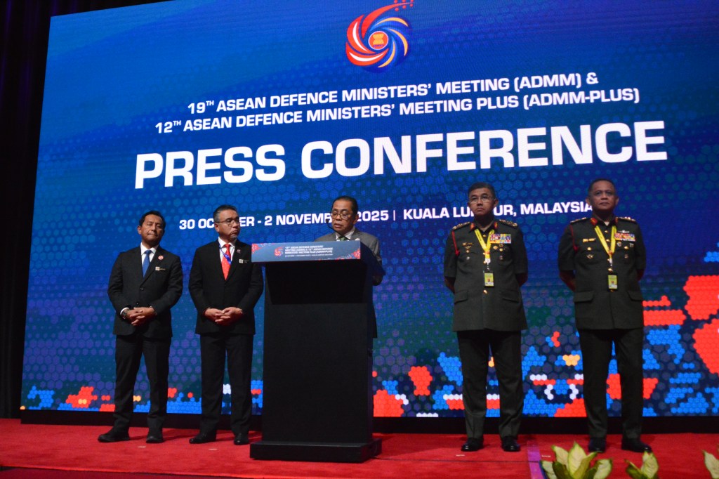 ماليزيا تهاجم “الأساليب الرمادية” وتدعو إلى ردع قانوني في بحر الصين&nbsp;الجنوبي